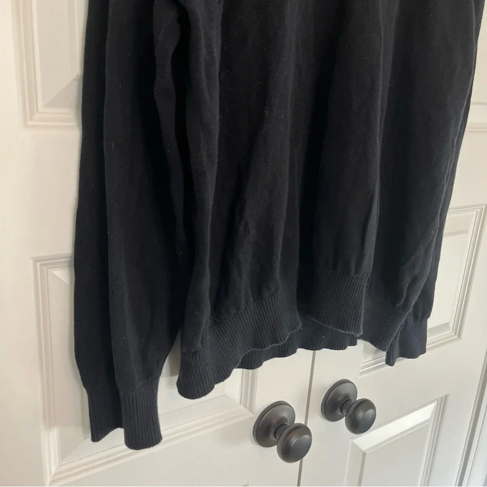 Tommy Hilfiger Sweater Size Small XL Black Pullover Long Sleeve v Neck D67 - Picture 2 of 5